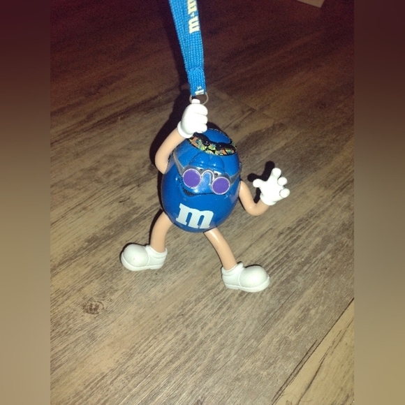 M&M's Groovy Blue Character Radio - Picture 2 of 6